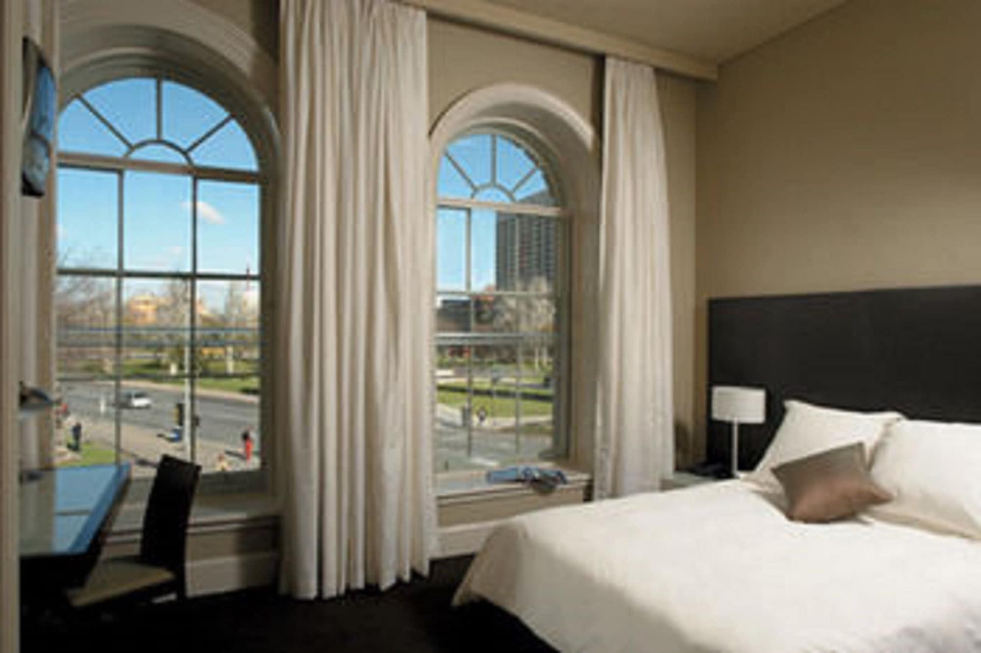 Adina Apartment Hotel Adelaide Treasury Exterior photo